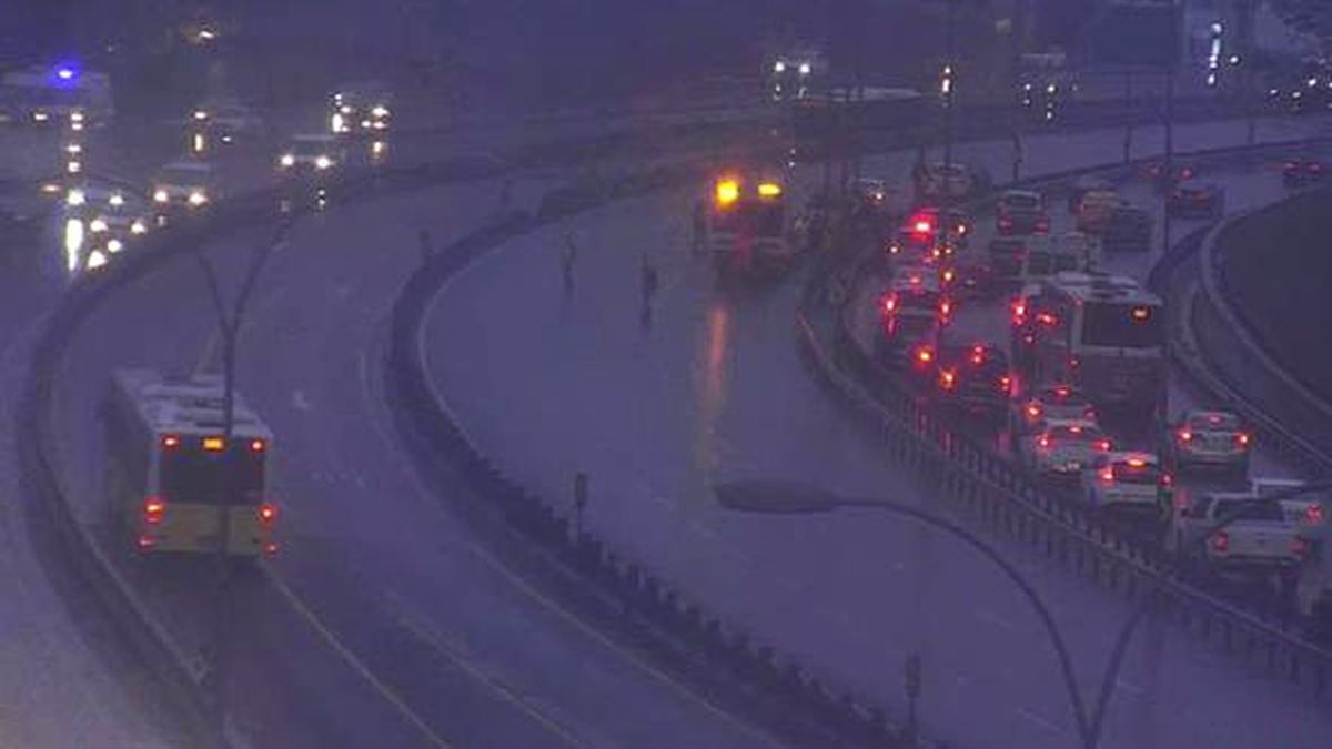 YGS'ye Girecek Öğrenciler Dikkat! İstanbul'daki Kaza Sonrası Trafik Kilit