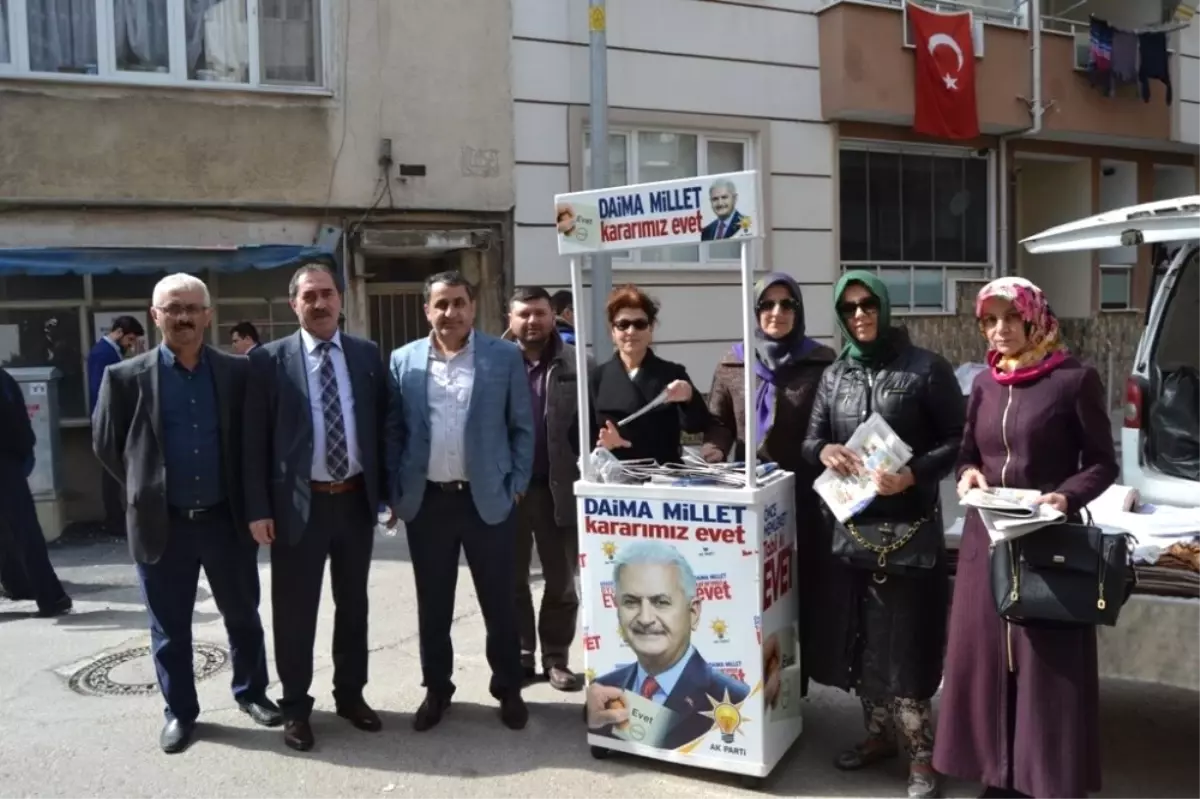 AK Parti Pazarda Stant Açtı