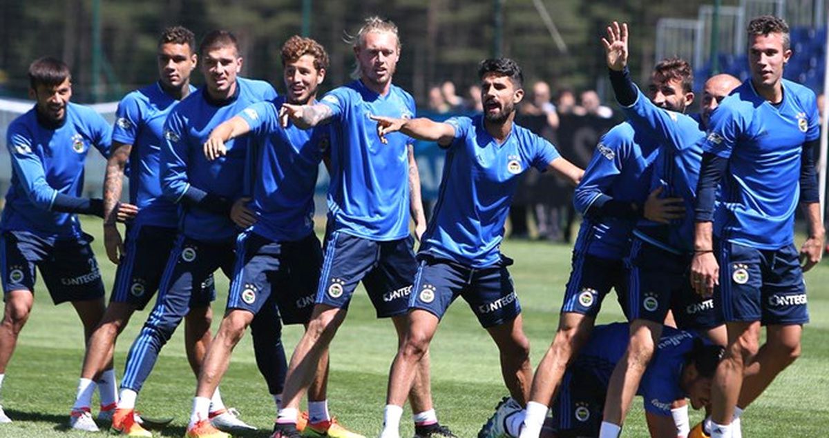 Fenerbahçe, Futboldan Takımından Beş İsmin Biletini Kesti
