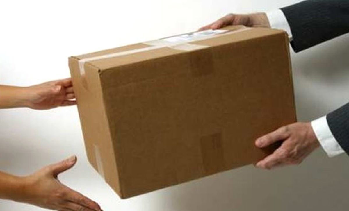 Kuryenin Bıraktığı Paketten Cinsel İlişki Oyuncağı Çıktı!