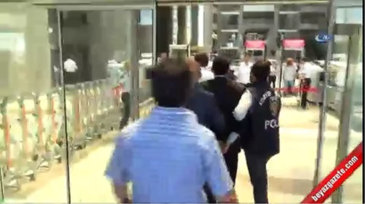 Onur Özbizerdik Gözaltına Alındı