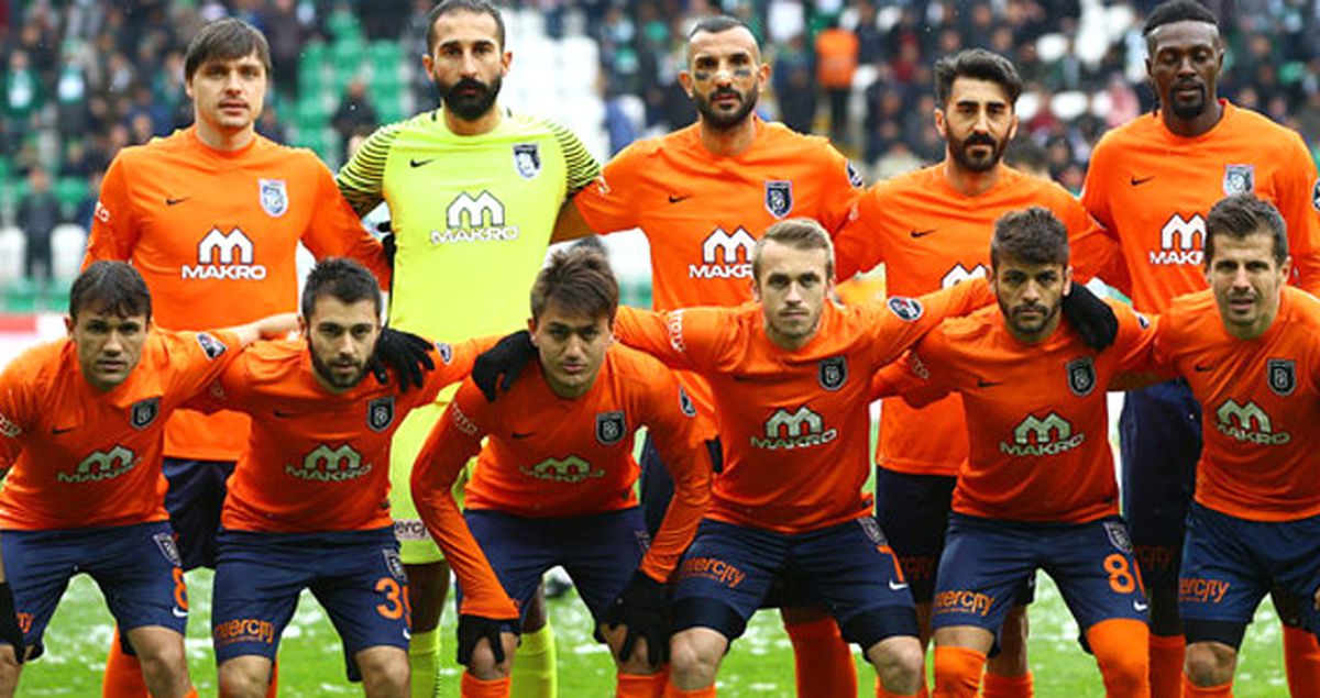 Başakşehirli Futbolcular Beşiktaş Maçına Daldı, Uçağı Unuttu