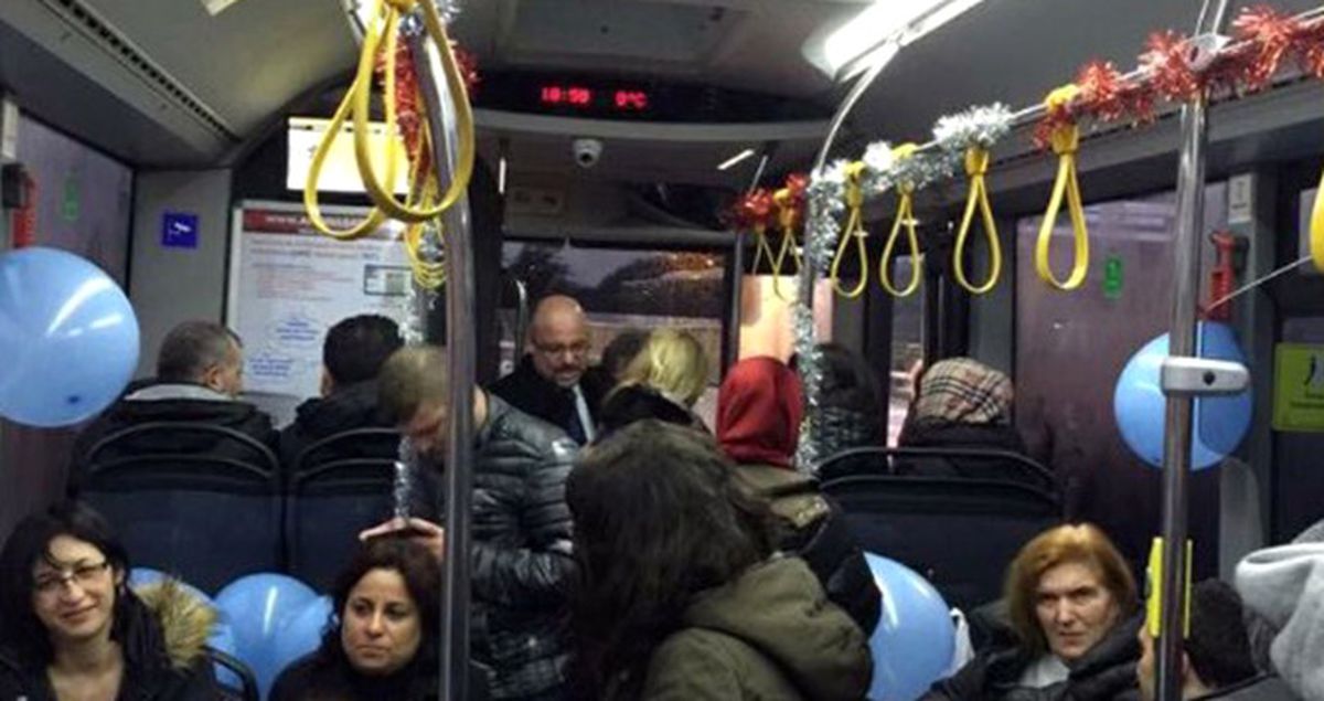 Emekli Olan İETT Şoförü, Mesleğe Yolcularıyla Birlikte Veda Etti