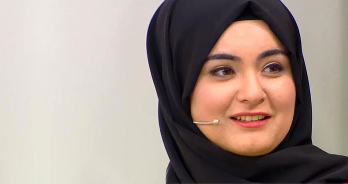 Hanife, Evlilik Programından Ayrıldıktan Sonra Şarkıcılığa Göz Kırptı