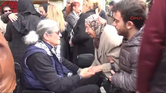 Mersin Ressam Yeşil'in Annesi Toprağa Verildi