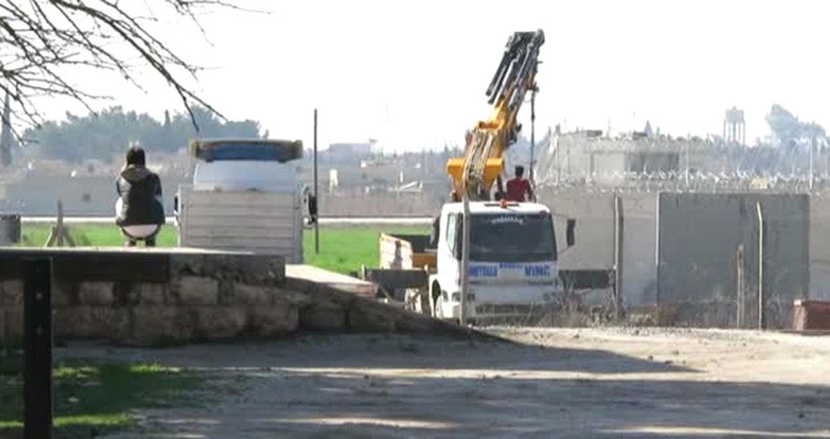 Şanlıurfa'nın Suriye Sınırındaki 4 Duvar Yerinden Kaldırıldı