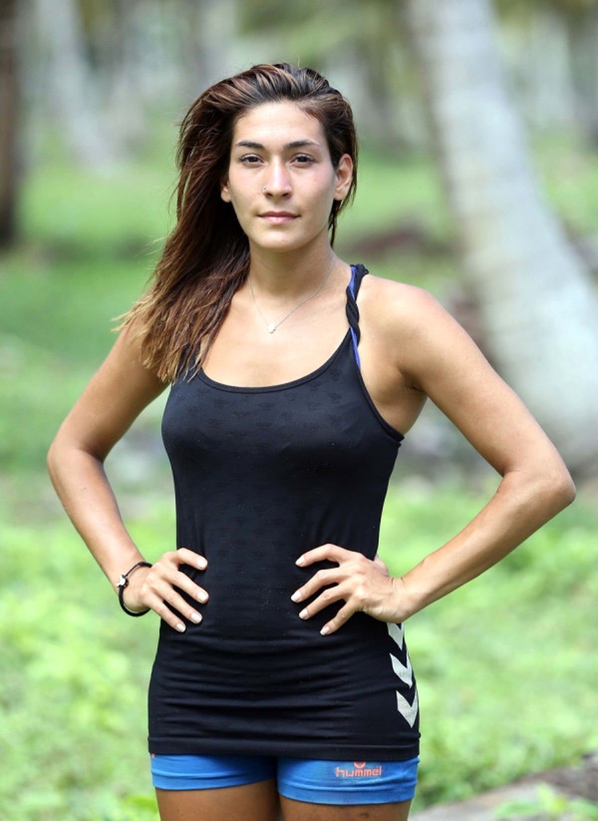 Survivor'dan Diskalifiye Olan Berna Canbeldek, Paylaşımlarıyla Yürek Hoplatıyor