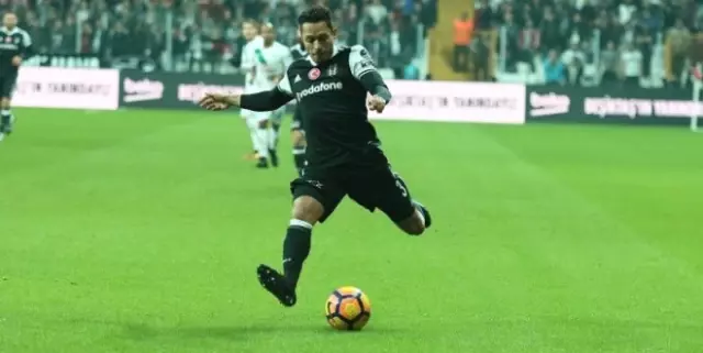 Adriano: Herkes Sahada Yüzde Yüzünü Verirse Başarı Gelir