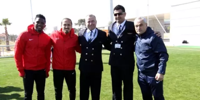 Antalyaspor'u Uçuran Pilotlar Sahaya İndi