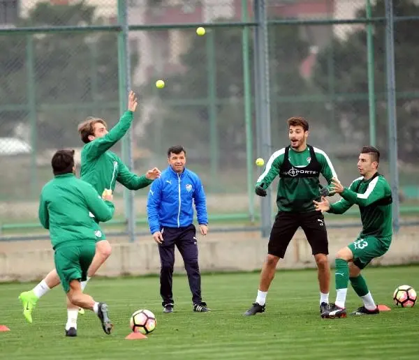 Bursaspor, Aytemiz Alanyaspor Hazırlıklarını Sürdürüyor