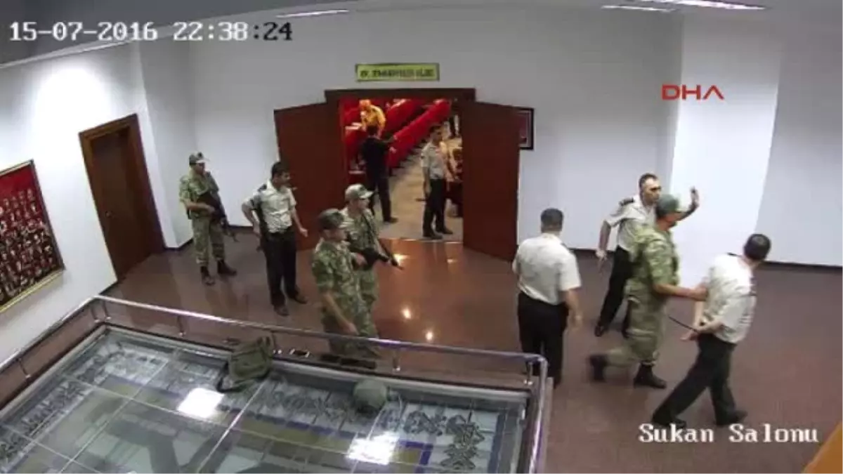 Darbe Gecesinin Çarpıcı Kareleri