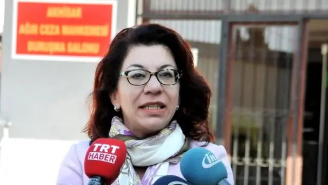 Izmir CHP'li Biçer'den 'Hayır'lı Referandum Klibi Izmir CHP'li Biçer'den 'Hayır'lı Referandum Klibi