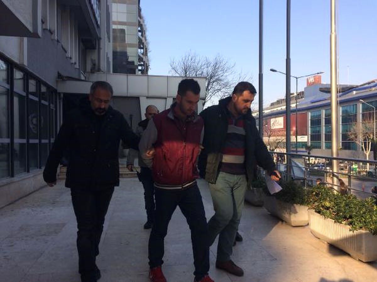 FETÖ Dolandırıcısı, Sert Kayaya Çarptı: Emekli Polis Yakaladı
