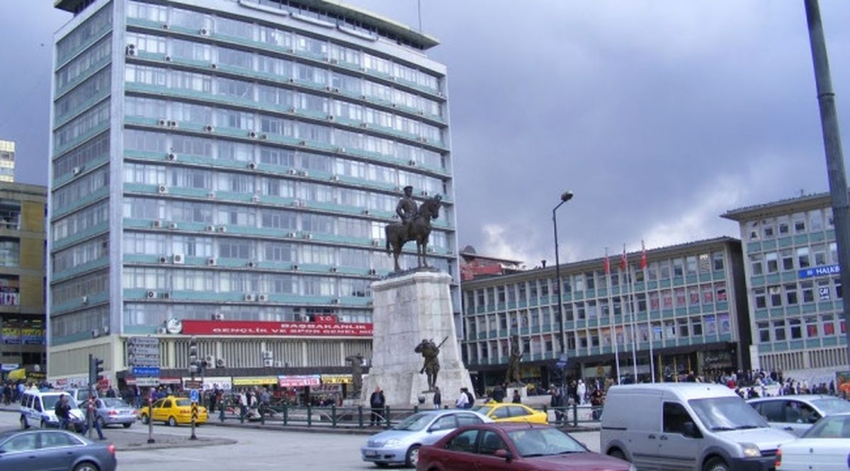 Ulus Meydanı ve Çevre Düzenleme Ulaşım Projesi'