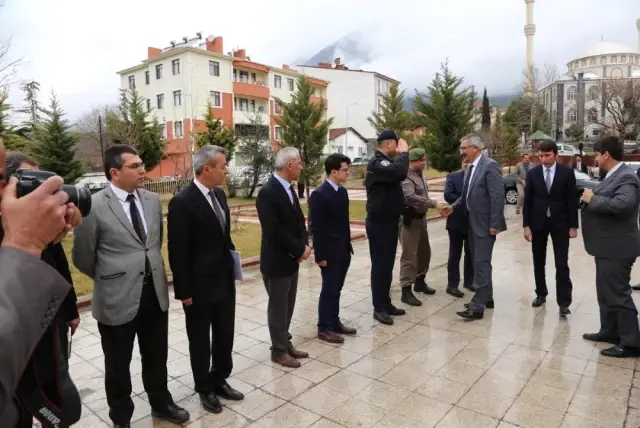 Vali Kılıç Kargı'yı Ziyaret Etti Vali Kılıç Kargı'yı Ziyaret Etti