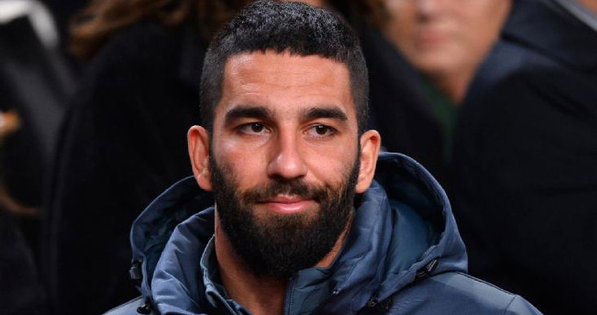 Barcelona, Borç Yükü Nedeniyle Arda Turan'ı Göndermeyi Planlıyor