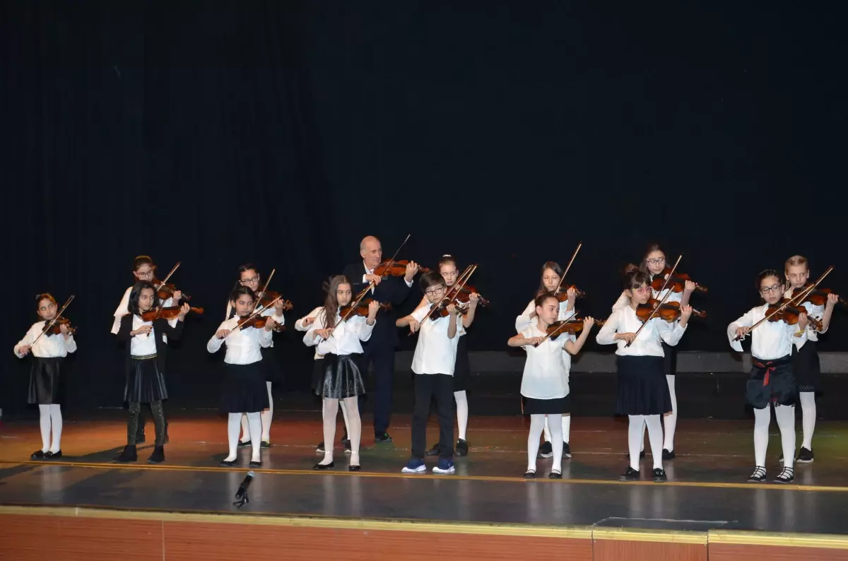 Bilfen Öğrencileri Suzuki Keman Sahnesinde