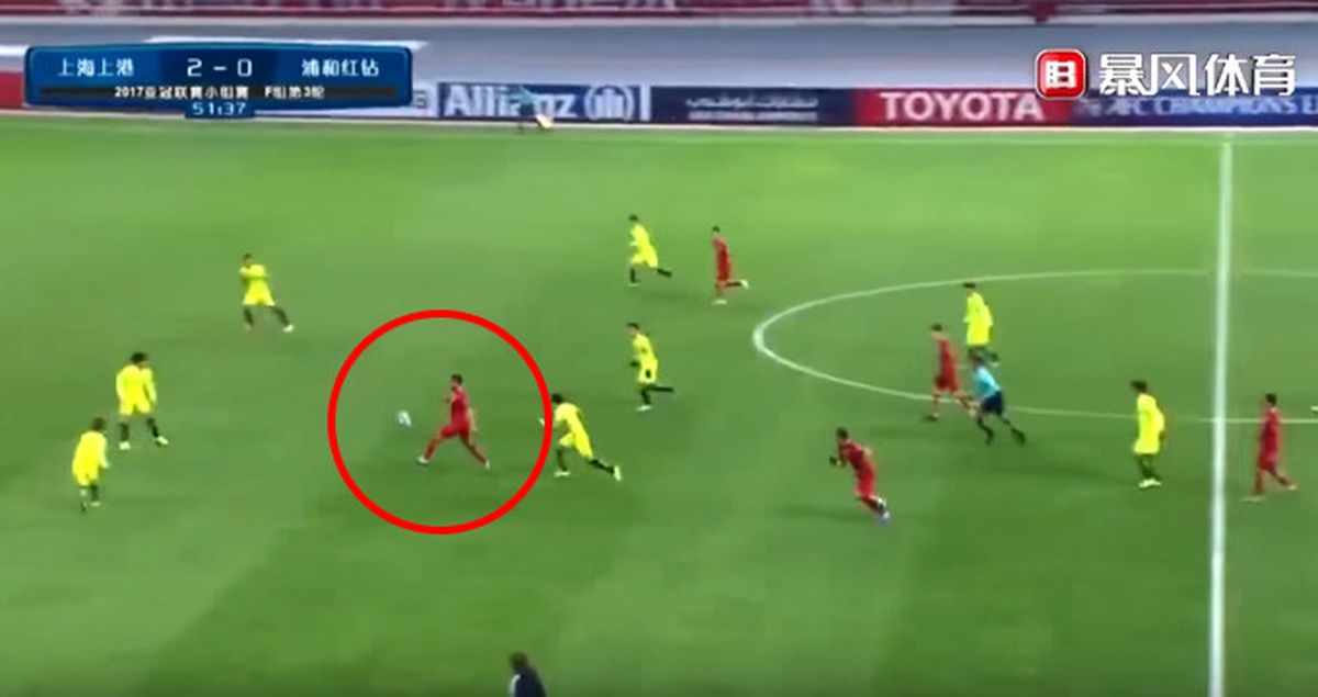 Çin Ligi'nde Hulk, Defansı Sollayıp Golünü Attı