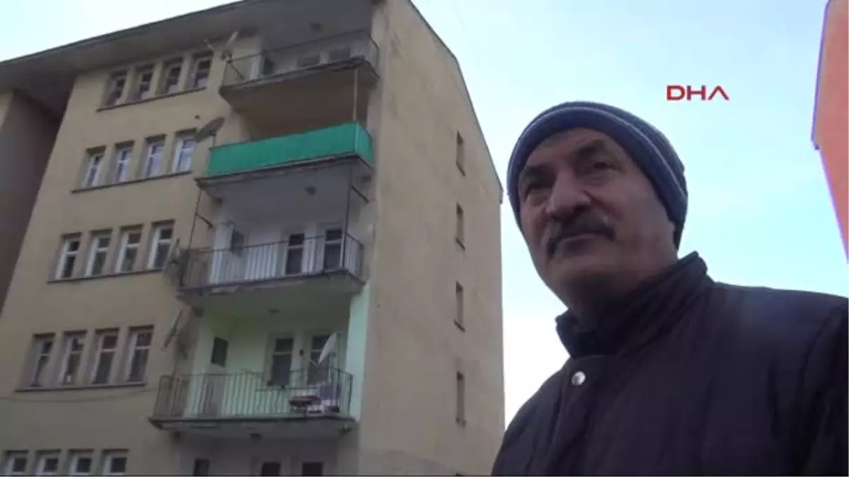 Kars'ta 2 Kardeş Ile Polisi Elektrik Çarptı