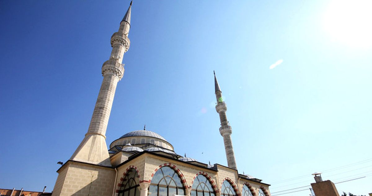 Kastamonu'da Minareden Düşen İmam, Ağır Yaralandı