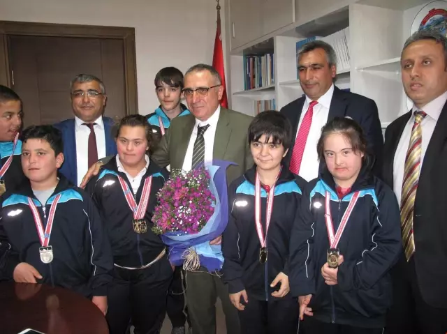 Özel Sporcular, Kaymakam Şimşek'i Ziyaret Etti