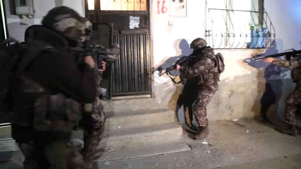 Adana'da PKK'ya Yönelik Operasyonda 8'i Kadın 36 Kişi Gözaltına Alındı