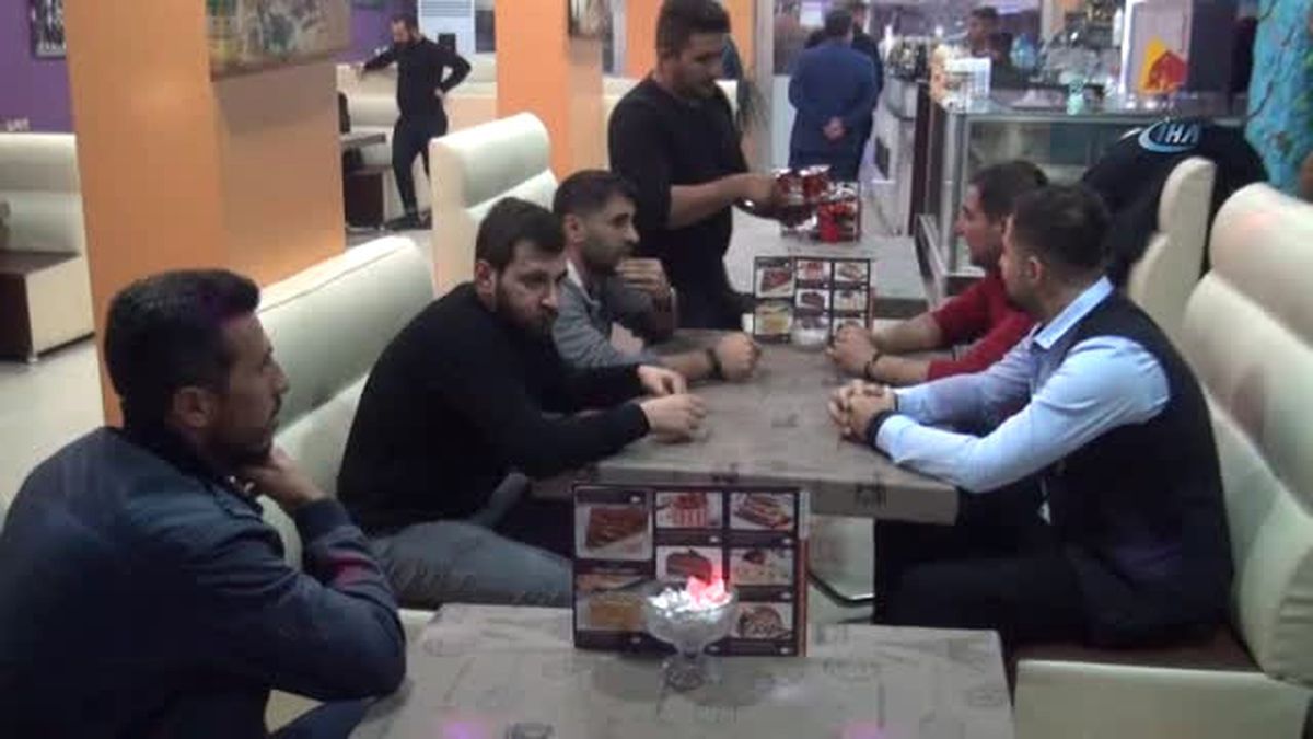 Ünlü İngiliz Sanatçı ile Düet Yapan Cizreli Mehmet, Şarkıcıyı Türkiye'ye Davet Etti