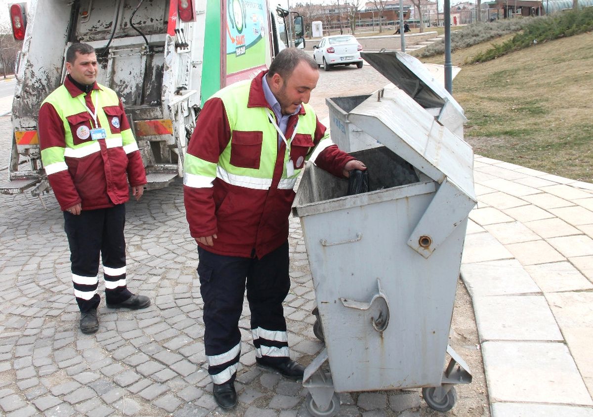 Çöp Konteynerinde El Bombası Bulundu