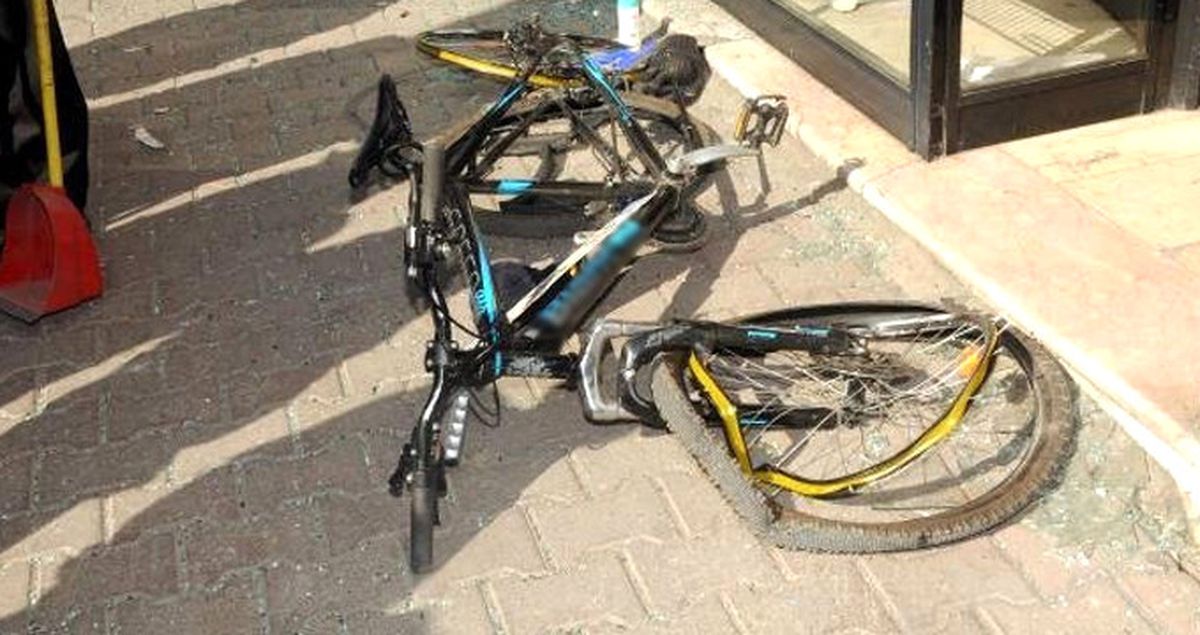 İzmir'de Otomobilin Çarptığı Bisiklet Sürücüsü Hayatını Kaybetti
