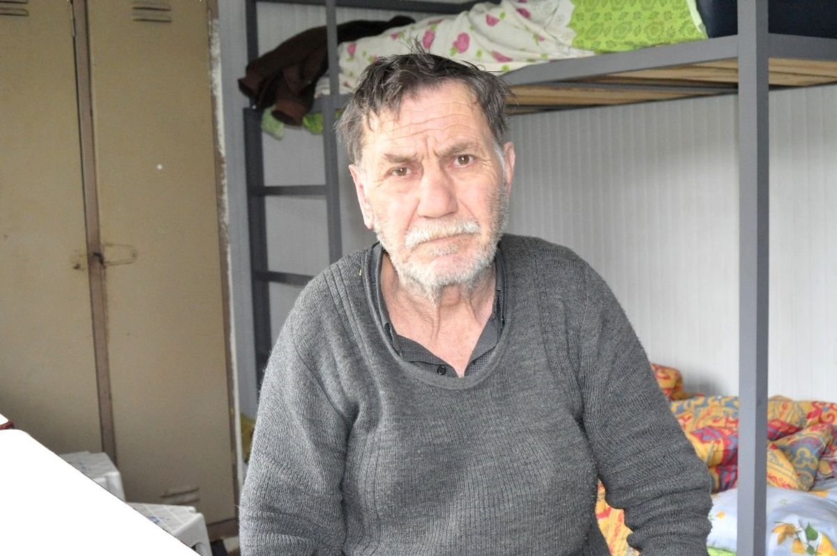 Sokakta Kalan Yaşlı Adam, Kızını Bulmak İçin Yardım Bekliyor