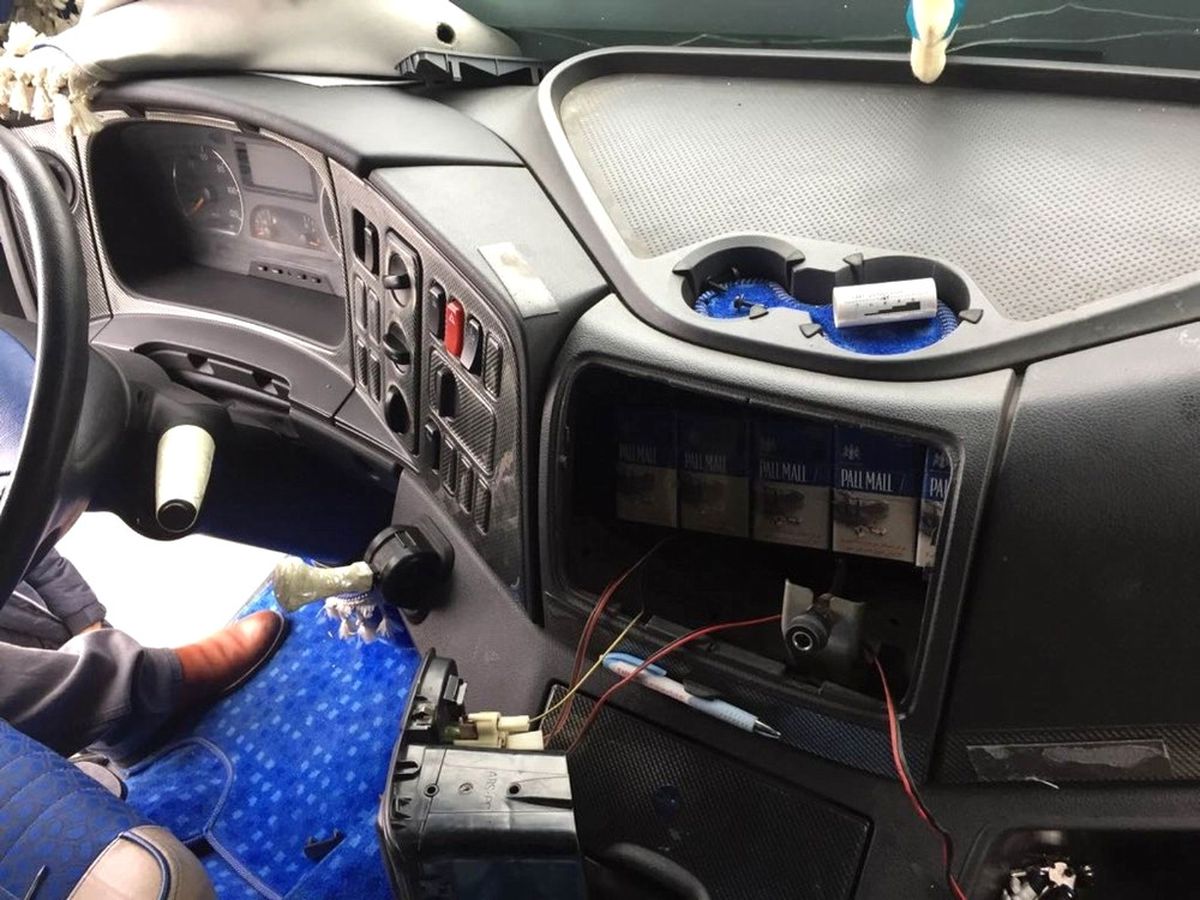 Samsun'da TIR'a gizlenen 976 Paket Kaçak Sigara Ele Geçirildi