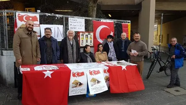 Almanya'da Referandum Oylaması İçin Kampanyalar Devam Ediyor Almanya'da Referandum Oylaması İçin Kampanyalar Devam Ediyor
