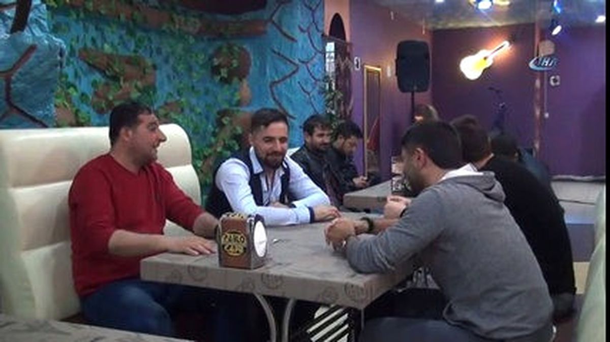 Cizreli Mehmet, Şarkıcıyı Türkiye'ye Davet Etti