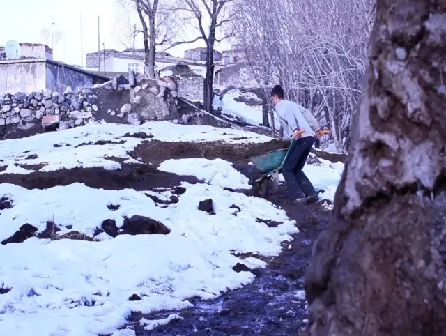Doğu'daki Ağır Kış Şartları Film Oldu Doğu'daki Ağır Kış Şartları Film Oldu