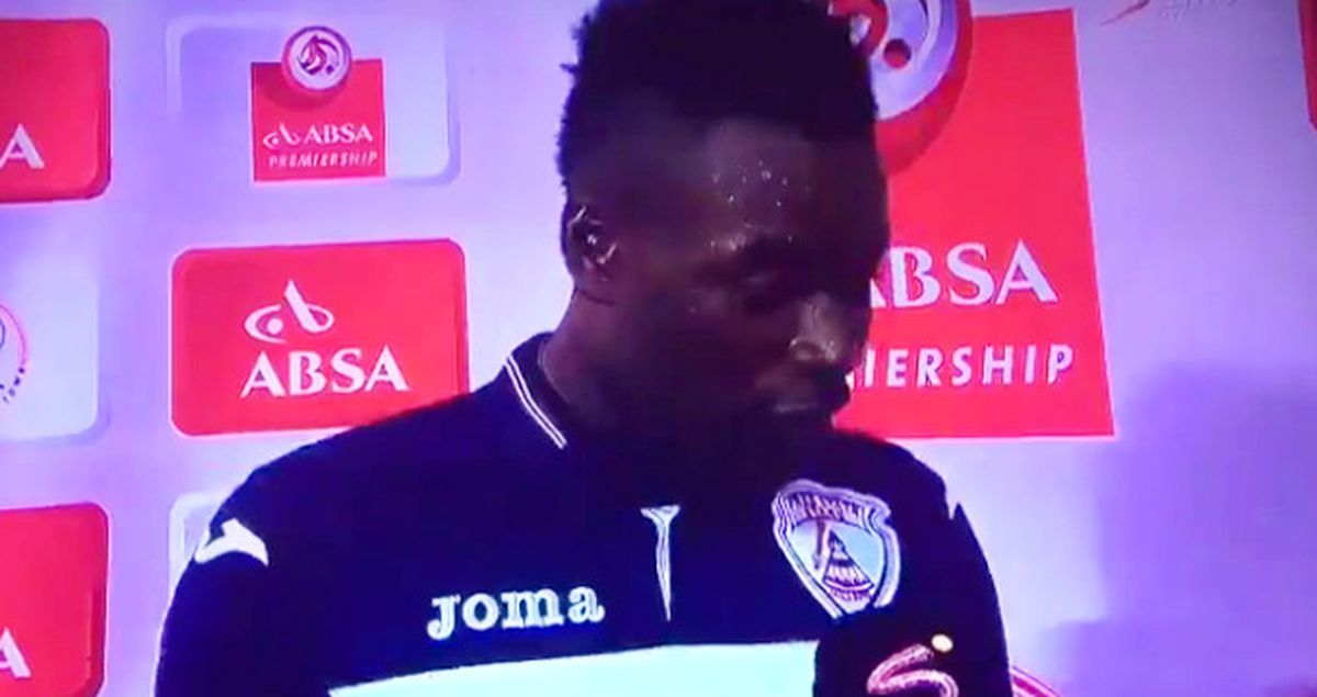 Güney Afrikalı Futbolcu, Maç Sonunda Hem Karısına Hem de Sevgilisine Teşekkür Etti