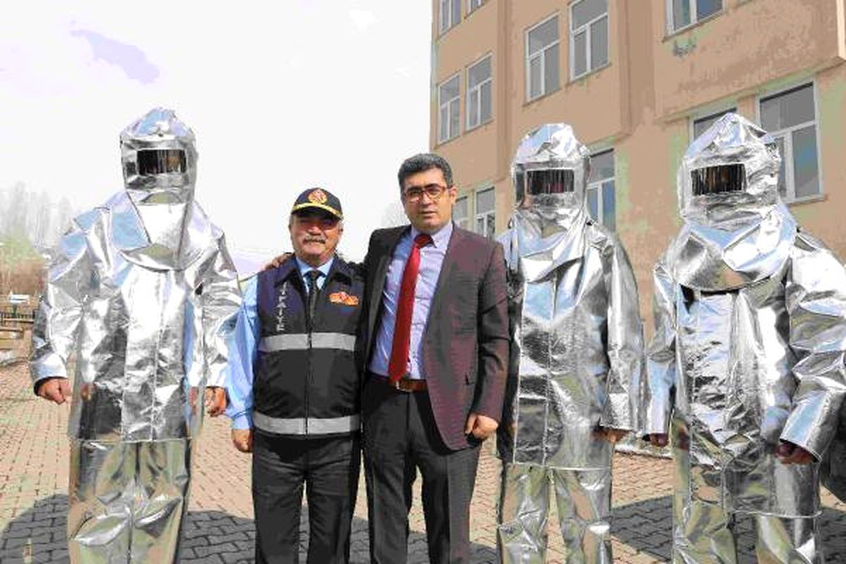 Varto İtfaiyesi'nde Takım Elbiseden Yanmaz Elbiseye Geçildi
