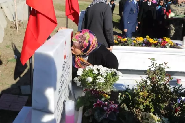 Manisa Şehitlerini Andı Manisa Şehitlerini Andı