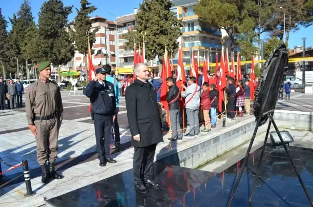 Manisa Şehitlerini Andı Manisa Şehitlerini Andı
