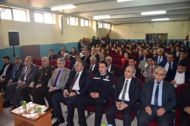 Manisa Şehitlerini Andı Manisa Şehitlerini Andı