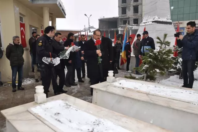 Muş'ta Çanakkale Zaferinin 102 Yılı Etkinliği Muş'ta Çanakkale Zaferinin 102 Yılı Etkinliği