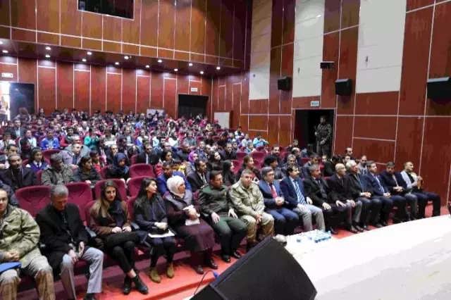 Muş'ta Çanakkale Zaferinin 102 Yılı Etkinliği Muş'ta Çanakkale Zaferinin 102 Yılı Etkinliği