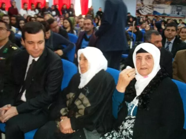 Van'da 'Şehitleri Anma ve Çanakkale Zaferi' Programı Van'da 'Şehitleri Anma ve Çanakkale Zaferi' Programı