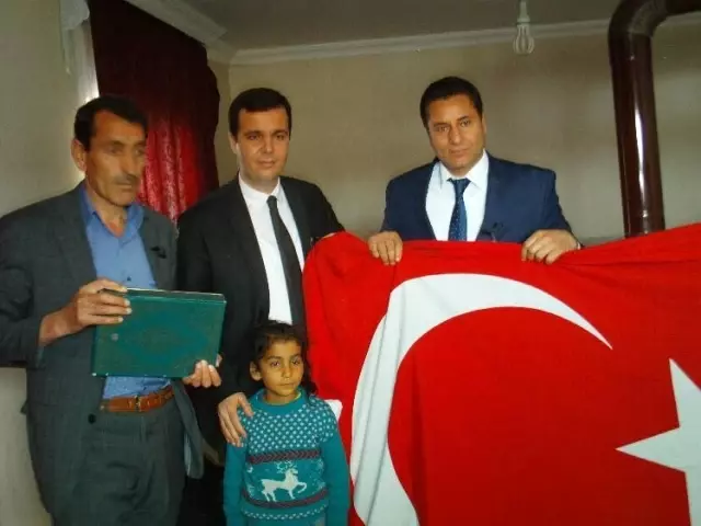 Van'da 'Şehitleri Anma ve Çanakkale Zaferi' Programı Van'da 'Şehitleri Anma ve Çanakkale Zaferi' Programı