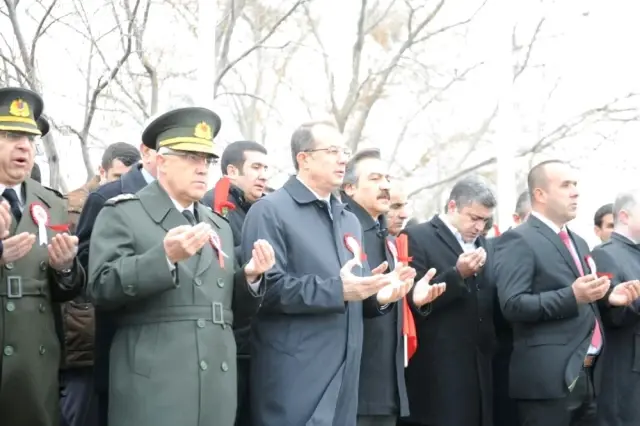 Van'da 'Şehitleri Anma ve Çanakkale Zaferi' Programı Van'da 'Şehitleri Anma ve Çanakkale Zaferi' Programı