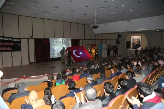 Van'da 'Şehitleri Anma ve Çanakkale Zaferi' Programı Van'da 'Şehitleri Anma ve Çanakkale Zaferi' Programı