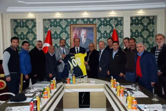 Adıyaman Masterler Spor Kulübünden Vali Abdullah Erin'e Ziyaret Adıyaman Masterler Spor Kulübünden Vali Abdullah Erin'e Ziyaret