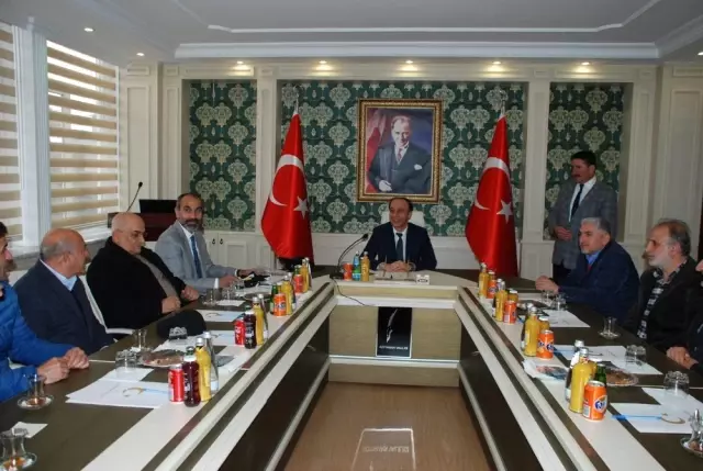 Adıyaman Masterler Spor Kulübünden Vali Abdullah Erin'e Ziyaret Adıyaman Masterler Spor Kulübünden Vali Abdullah Erin'e Ziyaret