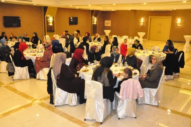 Bakan Işık, Gebze'de Stk'ların Kadın Üyeleriyle Bir Araya Geldi