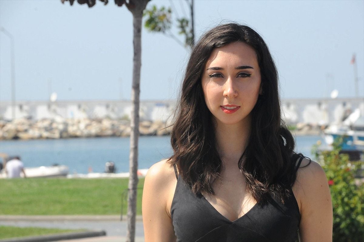 Ecem Uzgör İlk Şarkısının Klibini İspanya'da Çekti