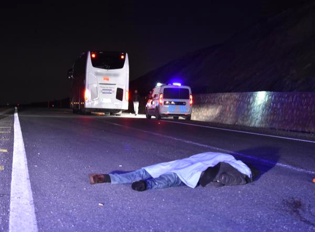 Yolcu Otobüsünün Çarptığı Yaya Hayatını Kaybetti